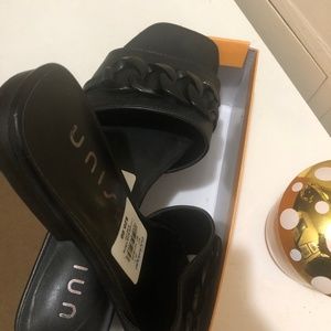 Unisa Black Sandals